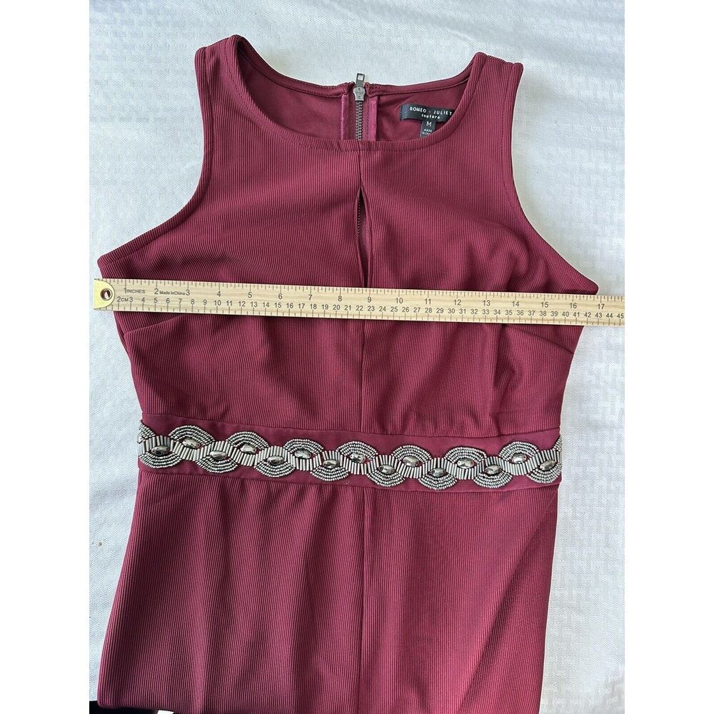Romeo & Juliet Couture Dress In Wine Burgundy With Sequin Accent And Keyhole - Picture 11 of 11